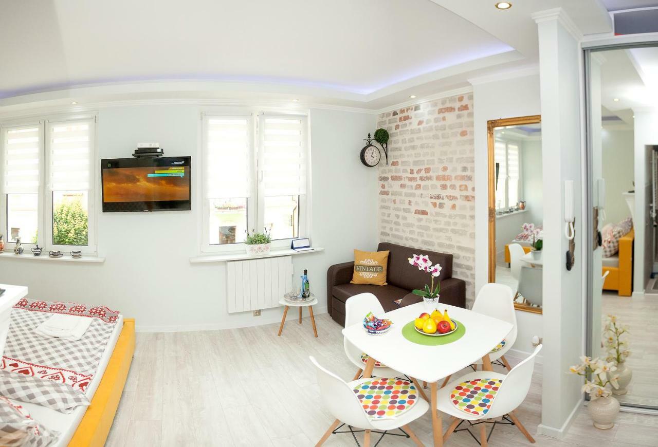 Apartament Stare Miasto Boleslawiec Apartment โบเลสวาเวียส ภายนอก รูปภาพ