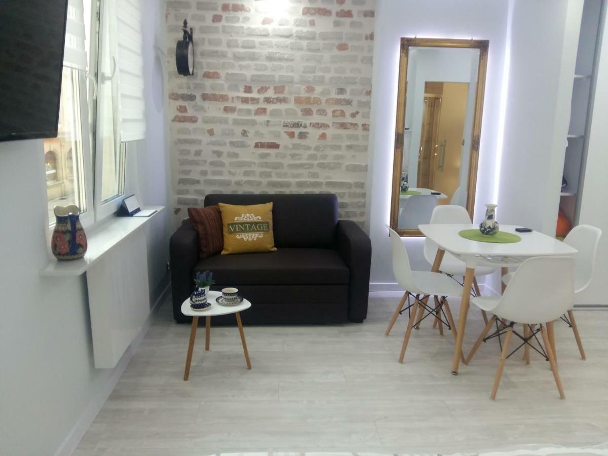 Apartament Stare Miasto Boleslawiec Apartment โบเลสวาเวียส ภายนอก รูปภาพ