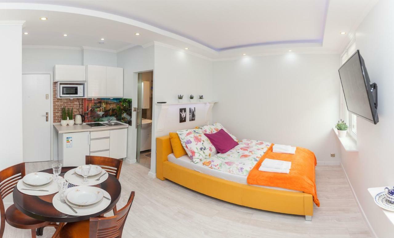 Apartament Stare Miasto Boleslawiec Apartment โบเลสวาเวียส ภายนอก รูปภาพ